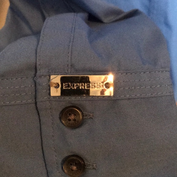 Button down - Picture 3 of 3